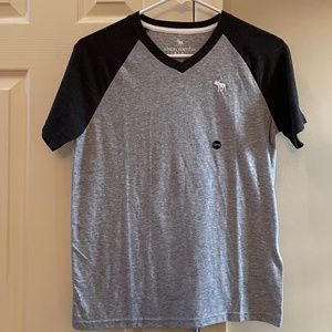 Abercrombie Kids V-Neck Shirt Youth L 13/14 NWT